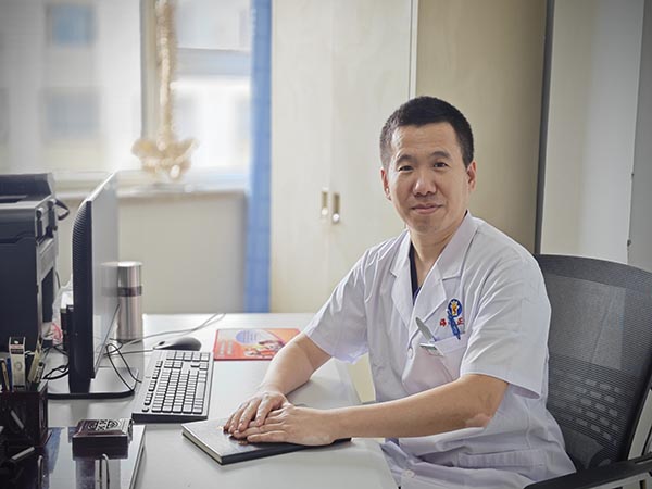 张巨彬
